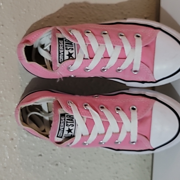 Pink Converse - Picture 3 of 5